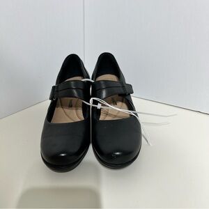 NWOT CLARKS Collection Mary Jane size 7 S18650